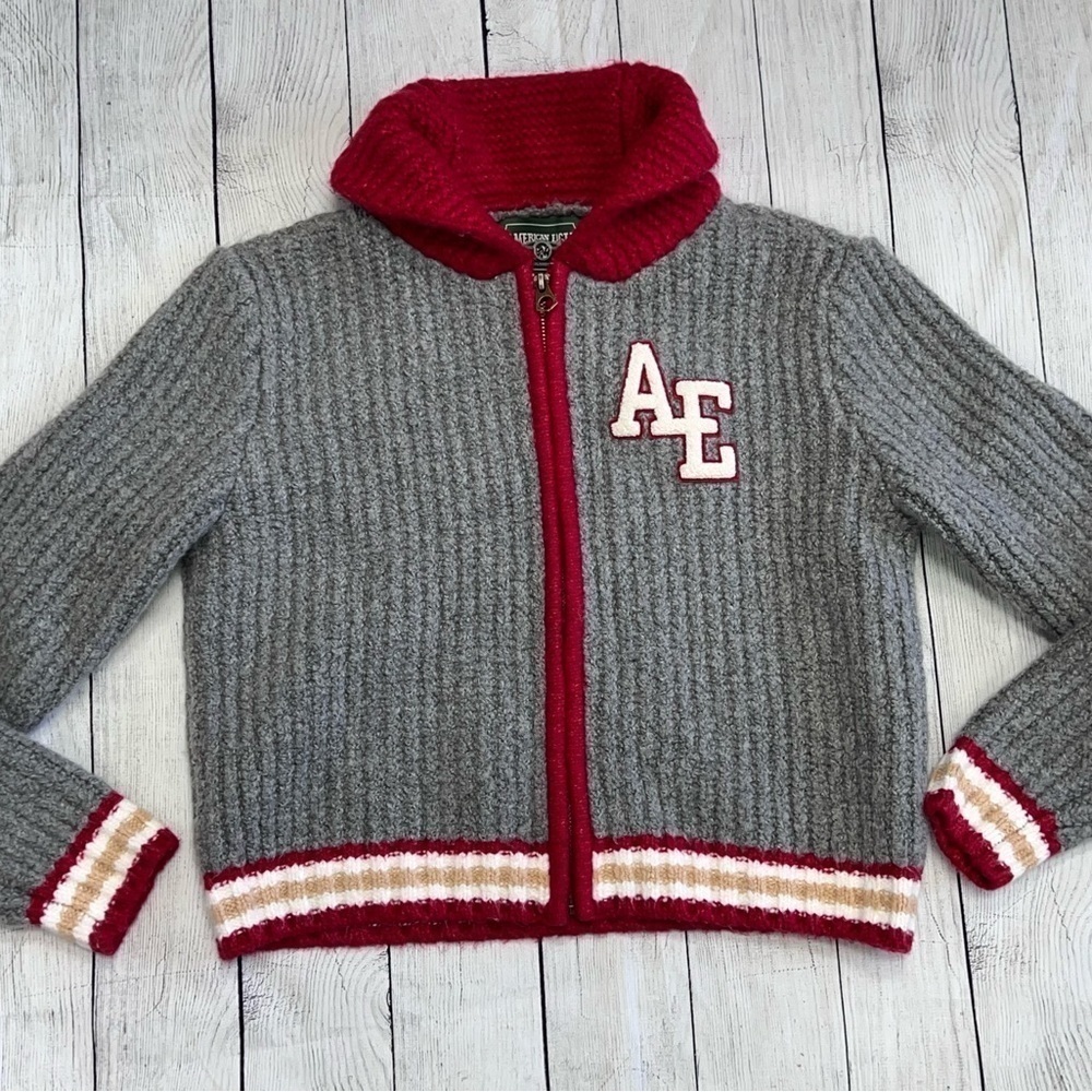 Women’s NWT American Eagle Zip up sweater size xs